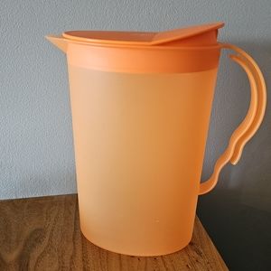 Tupperware pitcher
